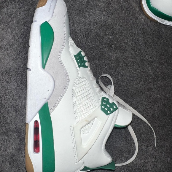 Jordan 4 Nike SB (Used) - Picture 4 of 10